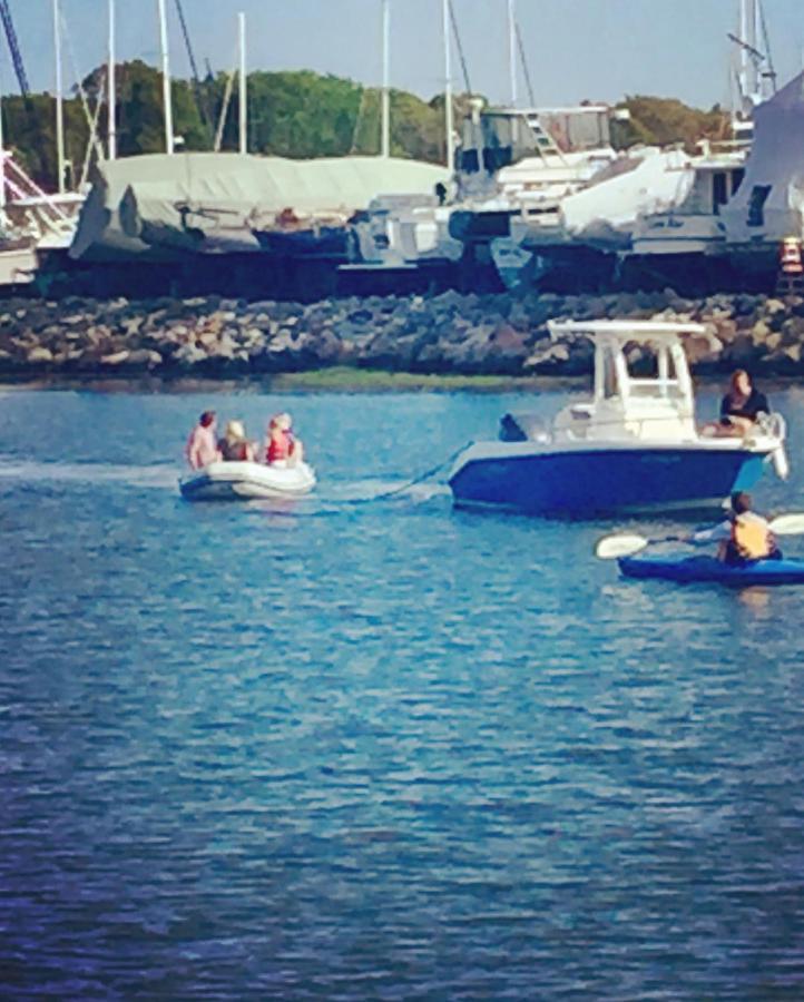 Hotel Harbor View Landing à Mystic Extérieur photo